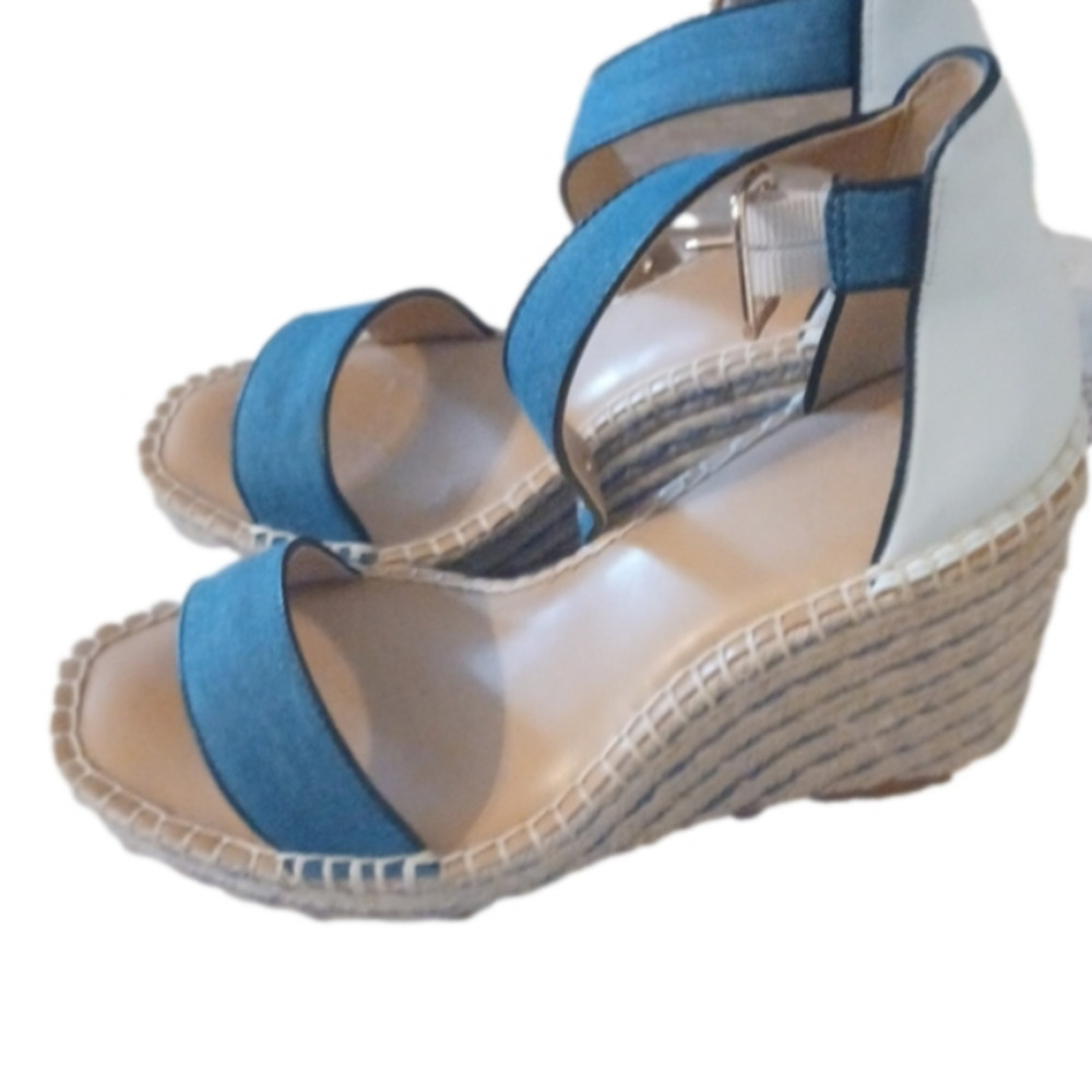 Cabi wedgewhite denim  Espadrilles. Size 8. Great for travel!